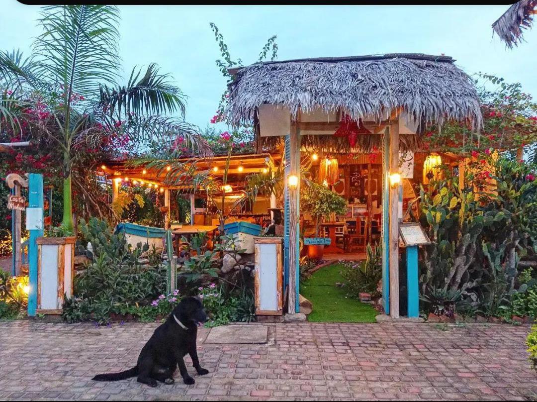 מלון Puerto López Cafe Madame מראה חיצוני תמונה