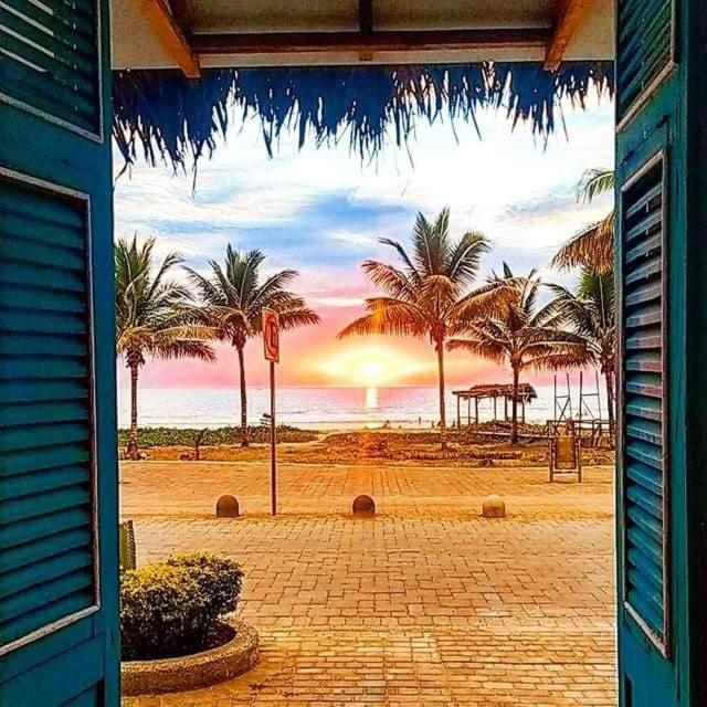 מלון Puerto López Cafe Madame מראה חיצוני תמונה